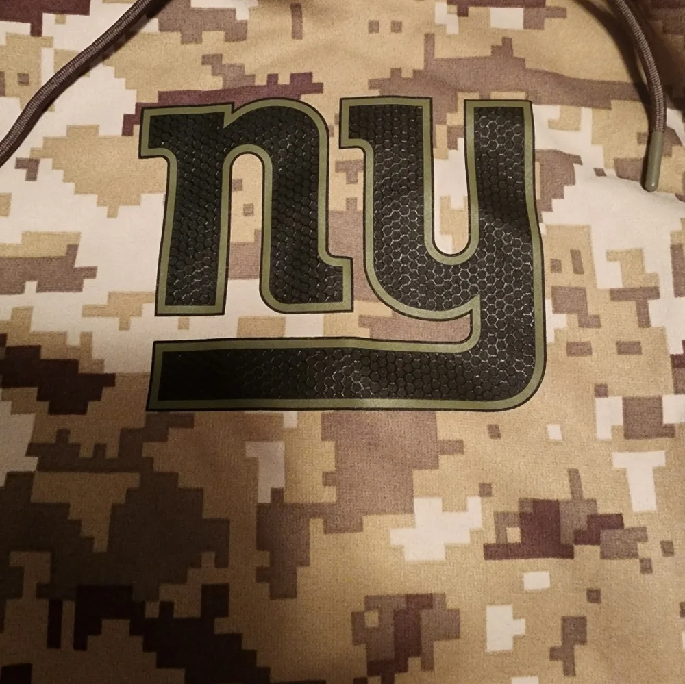 Limited edition Giants Camo hood. - Picture 7 of 7